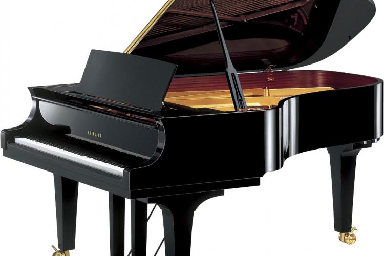 Premium Piano CF6